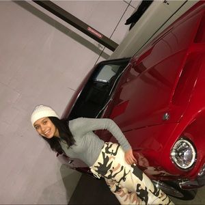 Meet your Posher, Alexia